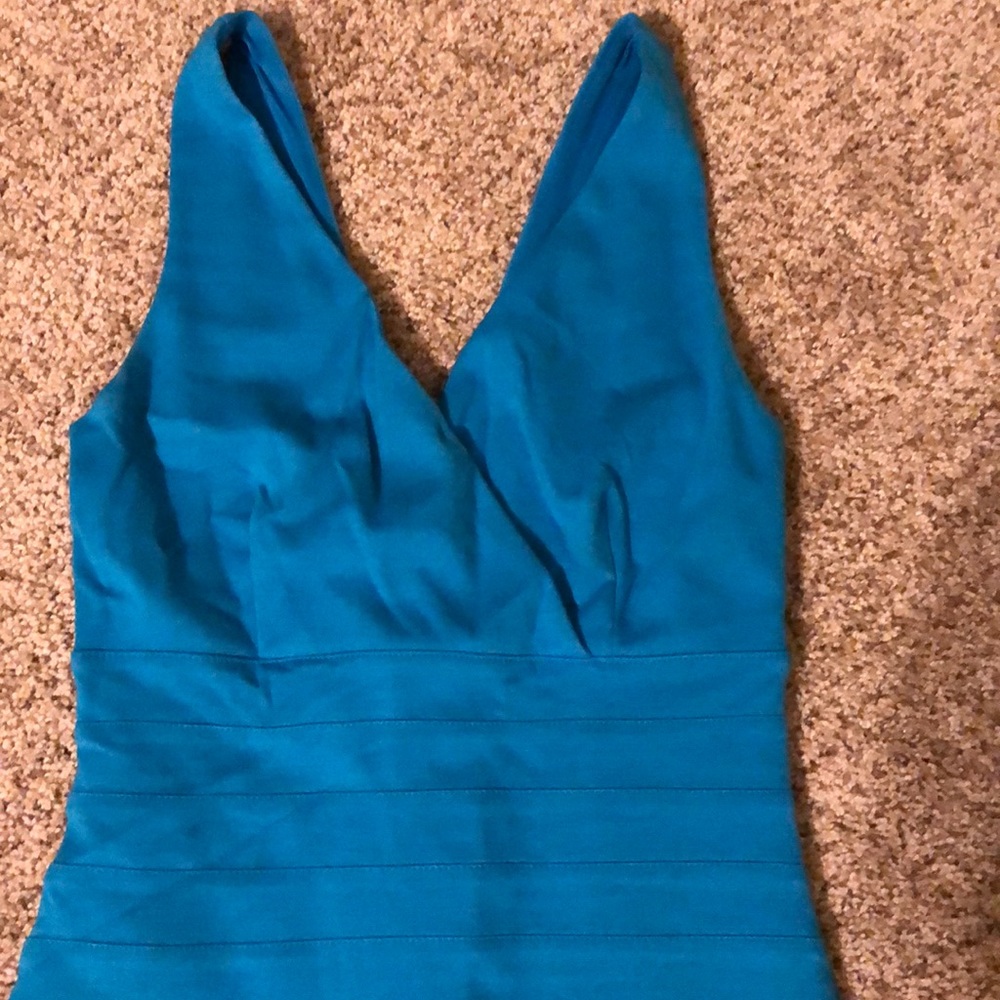 Express dress - Picture 2 of 4